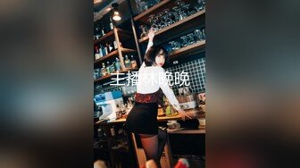 [MP4/ 1.09G] 绿帽老公带着漂亮老婆参加淫乱的3P派对完美露脸