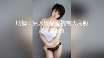 卷发冷艳小美眉