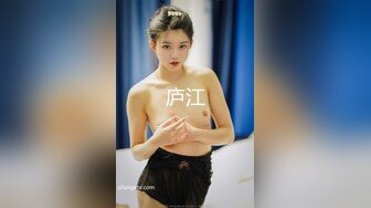 高颜值网红美女【小九儿呀】学生妹超大胆！约两大叔回家玩3P&nbsp; 激情沙发轮操小逼太嫩都给操肿了