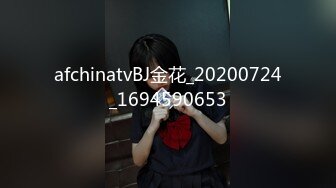 【俱乐部夫妻3p活动】胯下呻吟的人妻，嘴里含着男人肉棒