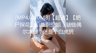 包臀裙混血长腿美女！长靴配条纹窄内！同伴居然是骚丁内