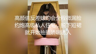 [MP4/ 2.03G] 新人面罩骚女一女3男淫乱啪轮换着操，脱下内衣撩起裙子摸逼，后入抽插上位骑乘